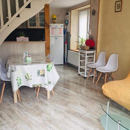 Petite Maison Au Coeur De L Auvergne Jumeaux Exteriör bild