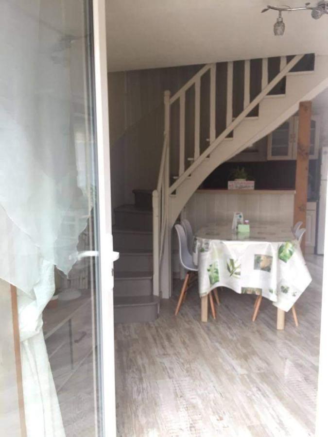 Petite Maison Au Coeur De L Auvergne Jumeaux Exteriör bild